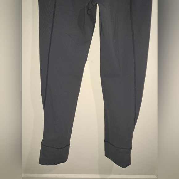 reversible Capri / Cropped Lululemon Atheltica Leggings - Picture 8 of 13